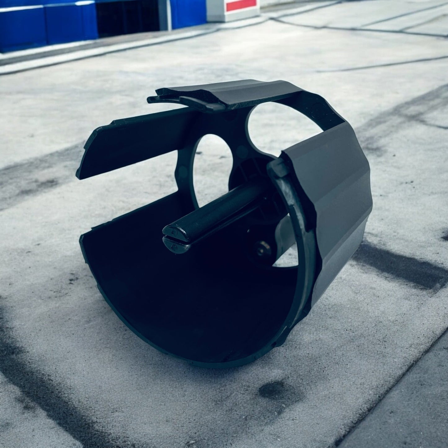 Intérieur de l'enrouleur de bandes de boxe sur un sol en béton